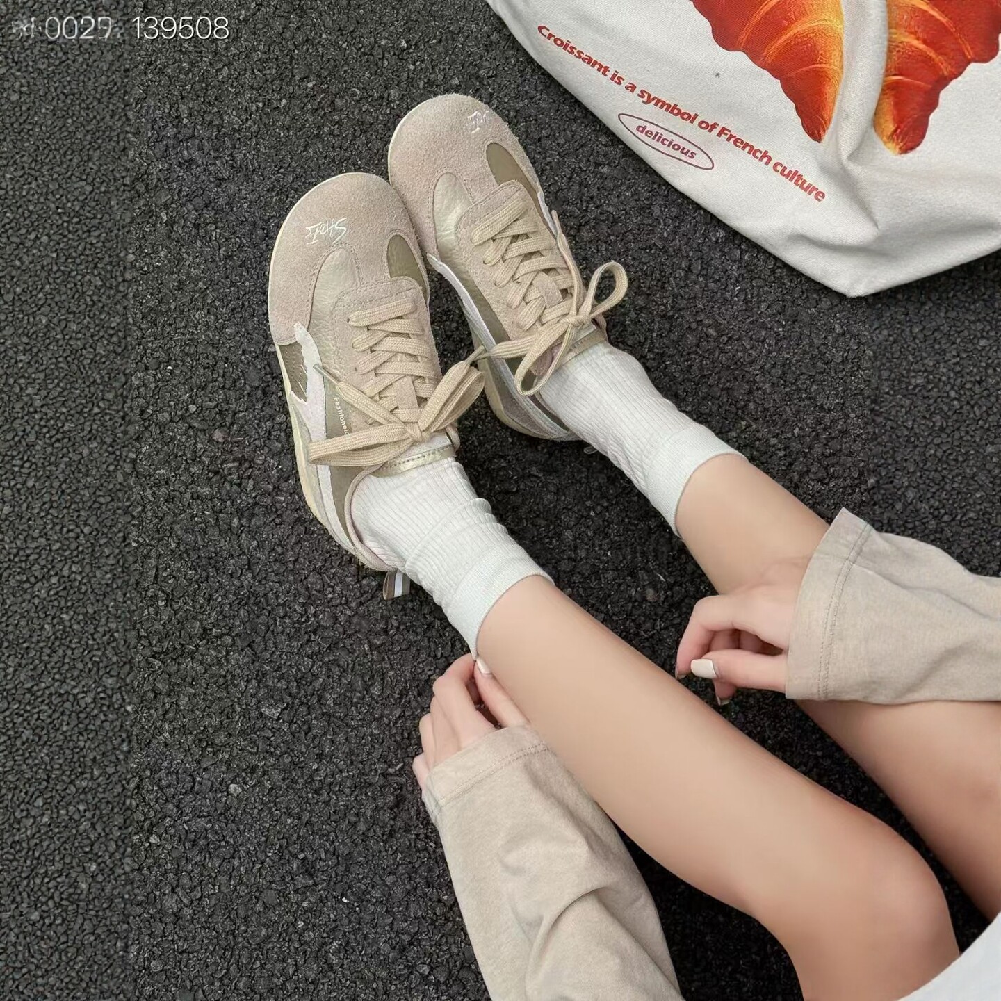 萨贝琪真皮2026春季新款时尚百搭厚底搭扣圆头休闲鞋德训鞋女鞋