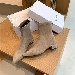 尖头卡其色短靴女2025新款秋冬加绒弹力瘦瘦靴绒面韩系粗跟小短靴