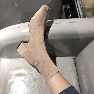 粗跟绒面瘦瘦短靴女2025新款 春秋单靴方头高跟杏色弹力靴套筒袜靴