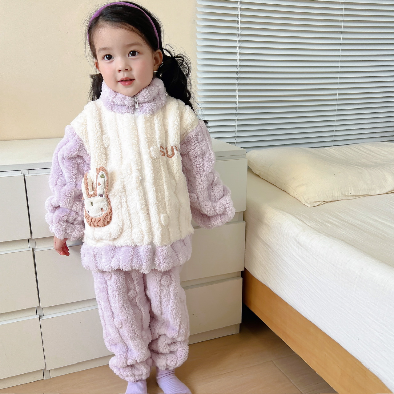 宝宝冬季卡通抗静电法兰绒家居服