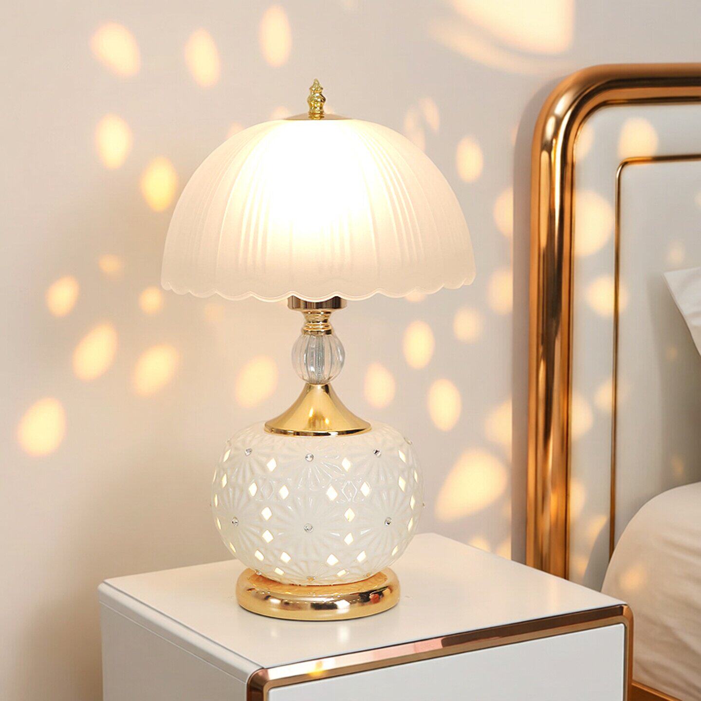 苏柏雪卧室床头灯现代简约高级感欧式创意温馨浪漫陶瓷可调光台灯