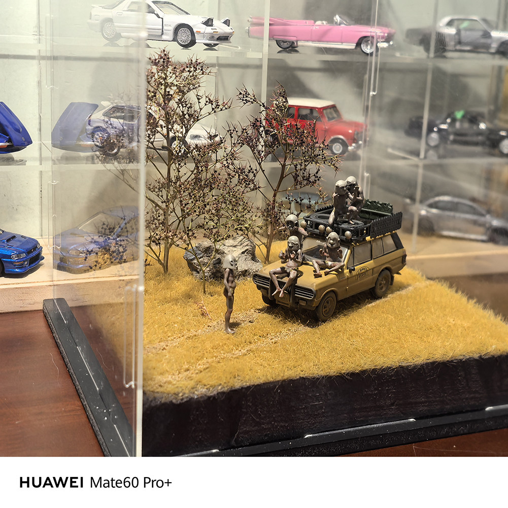 1：64比例MINIGT TSM路虎卫士Land Rover110骆驼杯越野场景展示盒