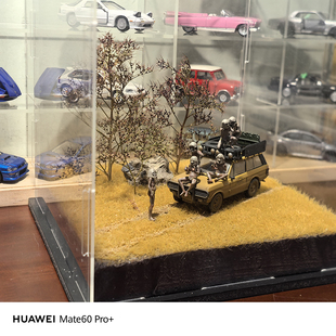 1：64比例MINIGT TSM路虎卫士Land Rover110骆驼杯越野场景展示盒