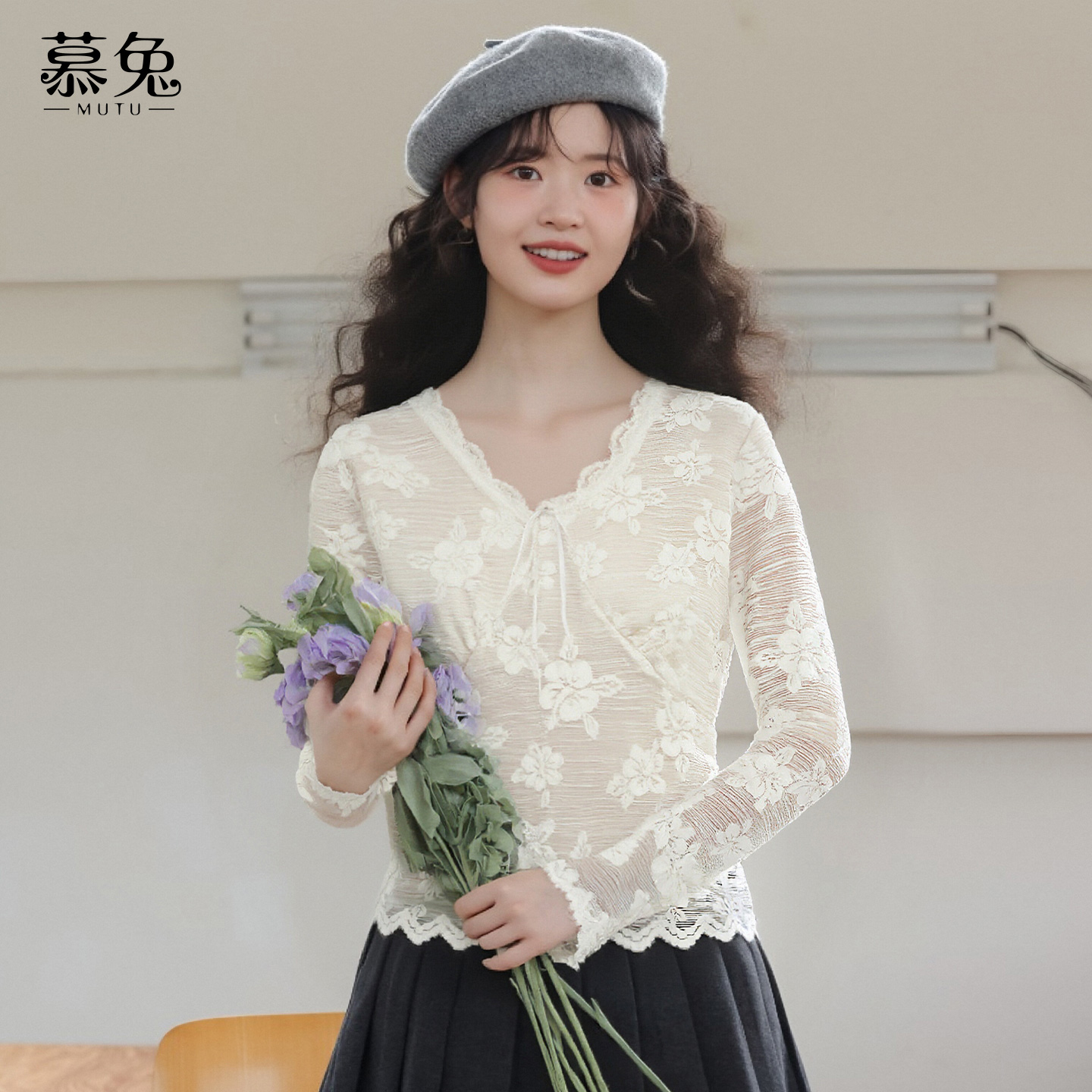 慕兔法式气质V领长袖蕾丝衫