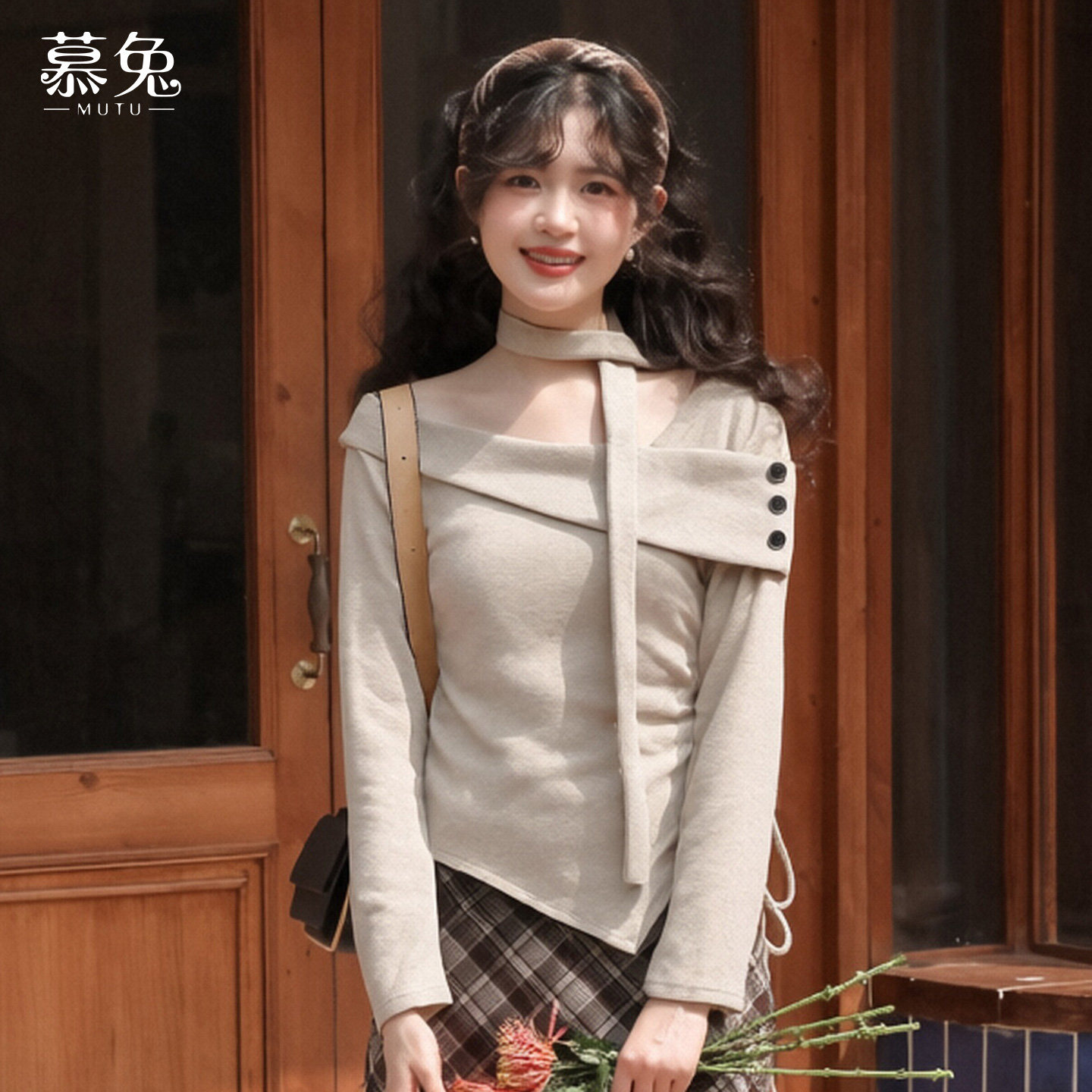 慕兔法式高级感斜领长袖t恤女2025冬季新款设计感小众不规则上衣,女装/女士精品,T恤,淘宝优惠券,粉丝福利购,淘宝优惠卷