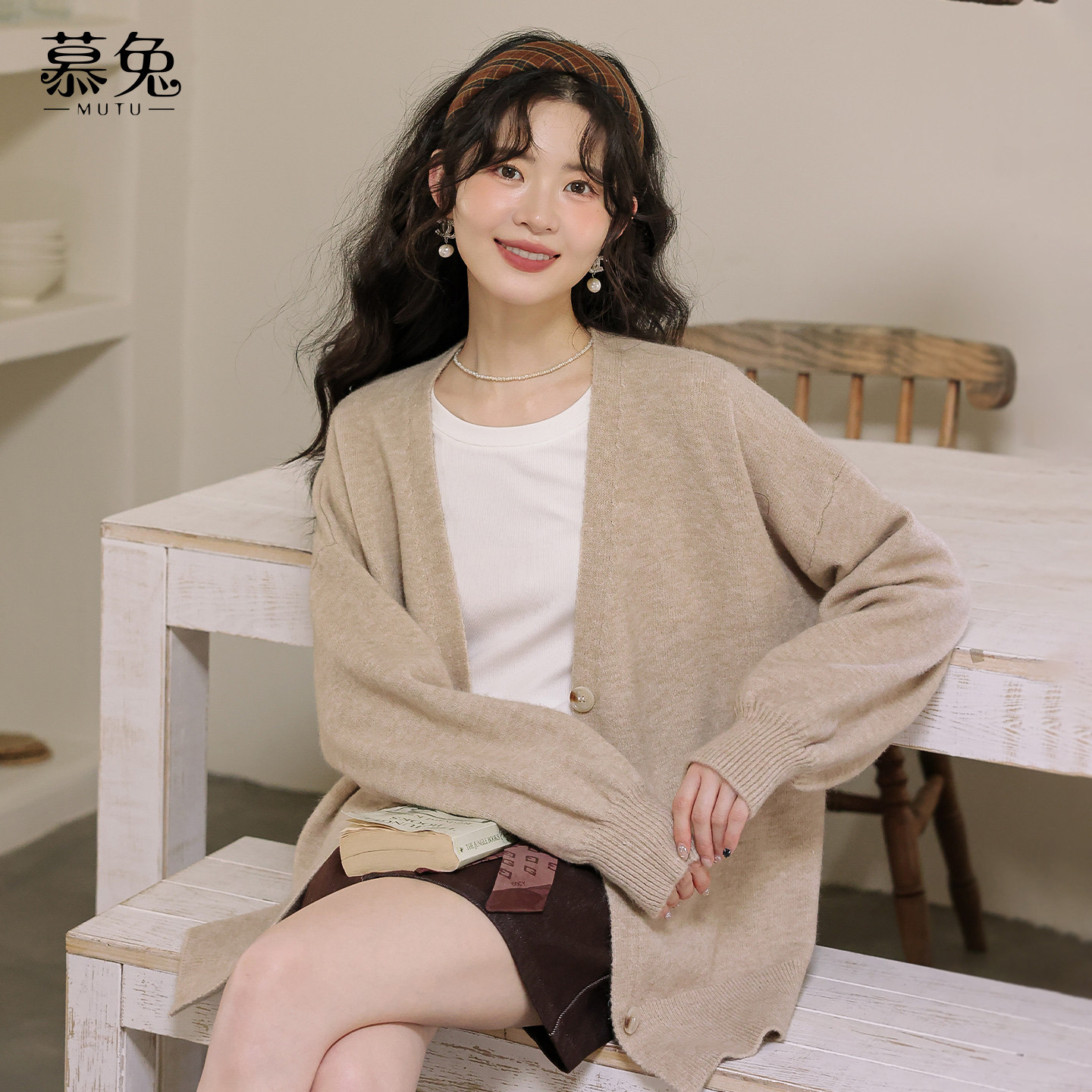 慕兔复古慵懒风V领毛衣外套女2026春季新款宽松长袖针织开衫上衣,女装/女士精品,毛衣,淘宝优惠券,粉丝福利购,淘宝优惠卷