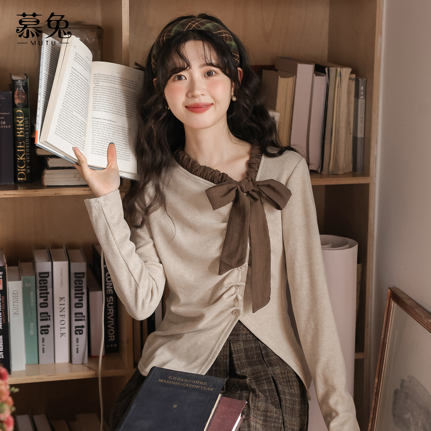 慕兔法式斜领蝴蝶结针织衫