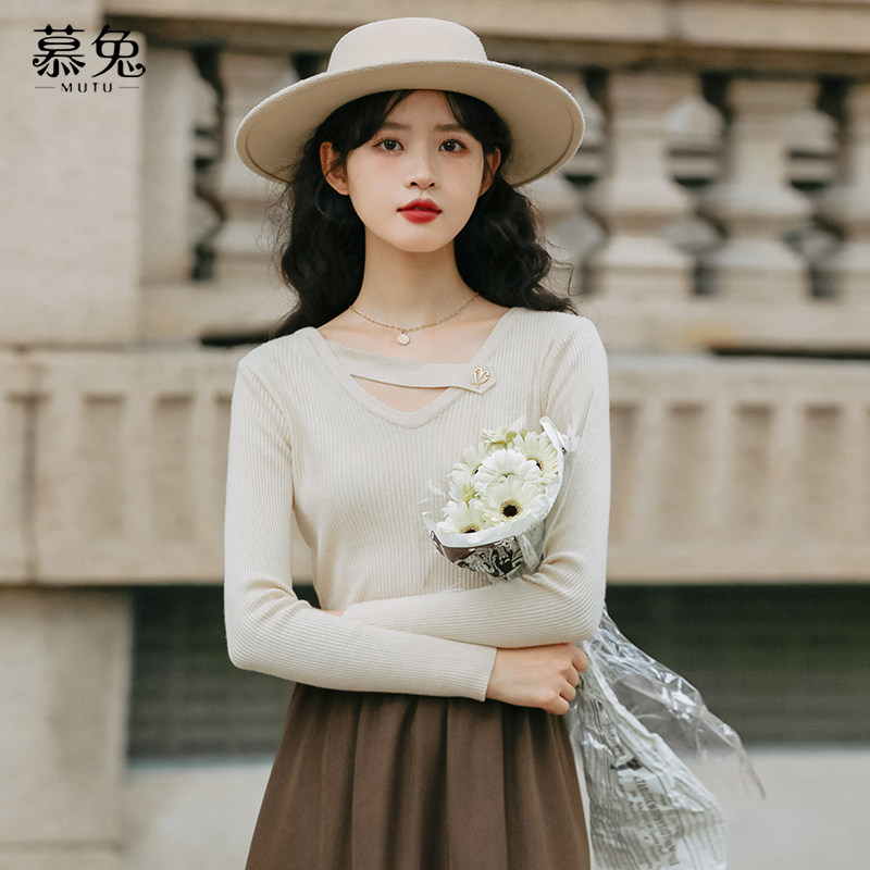 慕兔修身镂空纯色打底上衣