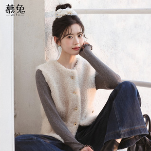 慕兔小个子叠穿仿羊羔毛马甲女2025冬季新款外穿宽松坎肩马夹背心