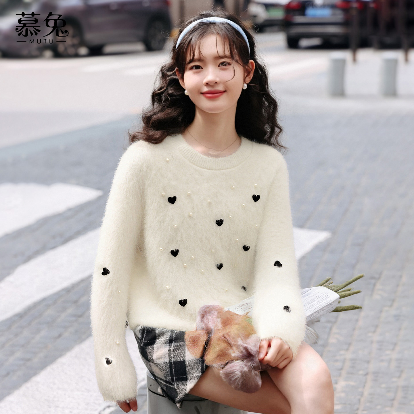 慕兔甜美爱心仿水貂毛绒针织衫