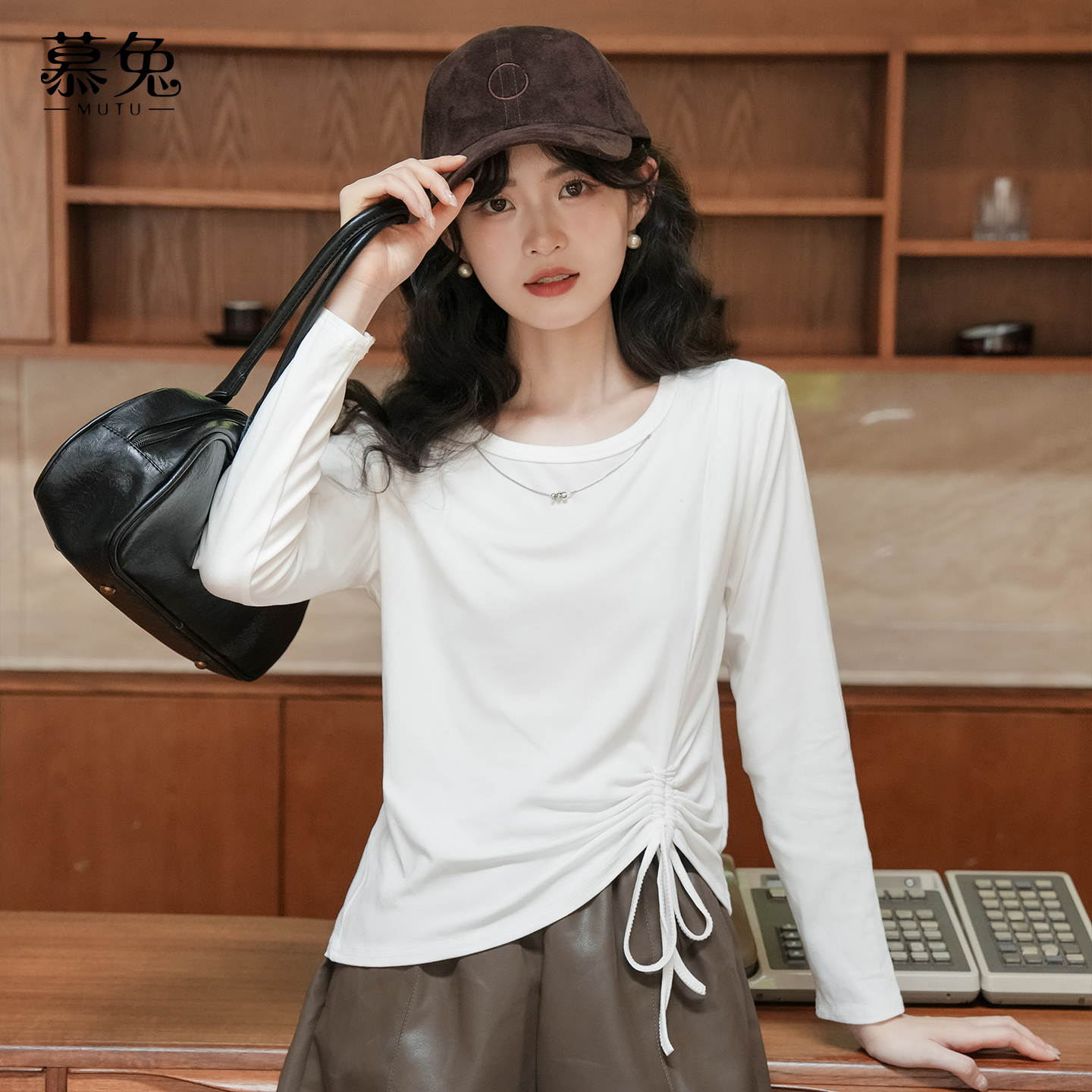 慕兔小个子白色长袖t恤