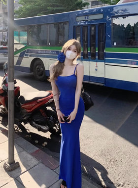 宝蓝色辣妹吊带收腰连衣裙女2024