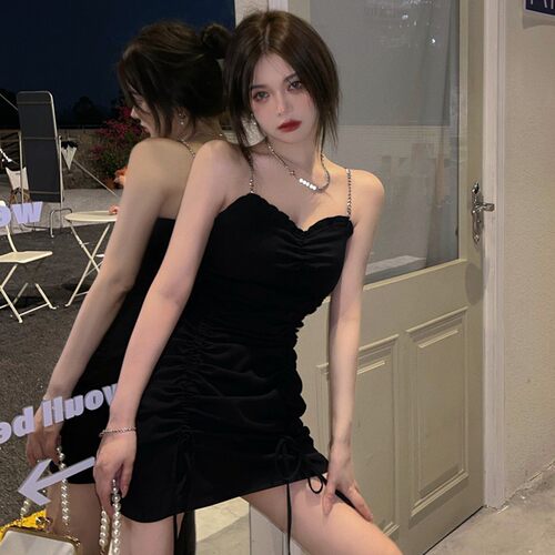 纯欲甜辣风收腰褶皱包臀吊带裙女