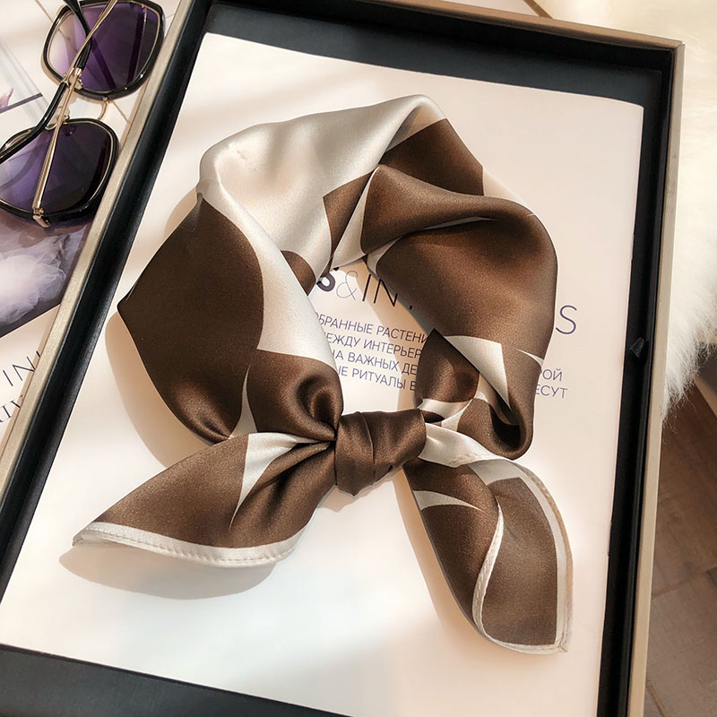 咖色真丝丝巾女2025新款100%桑蚕丝小方巾百搭秋冬韩国领巾搭衬衫