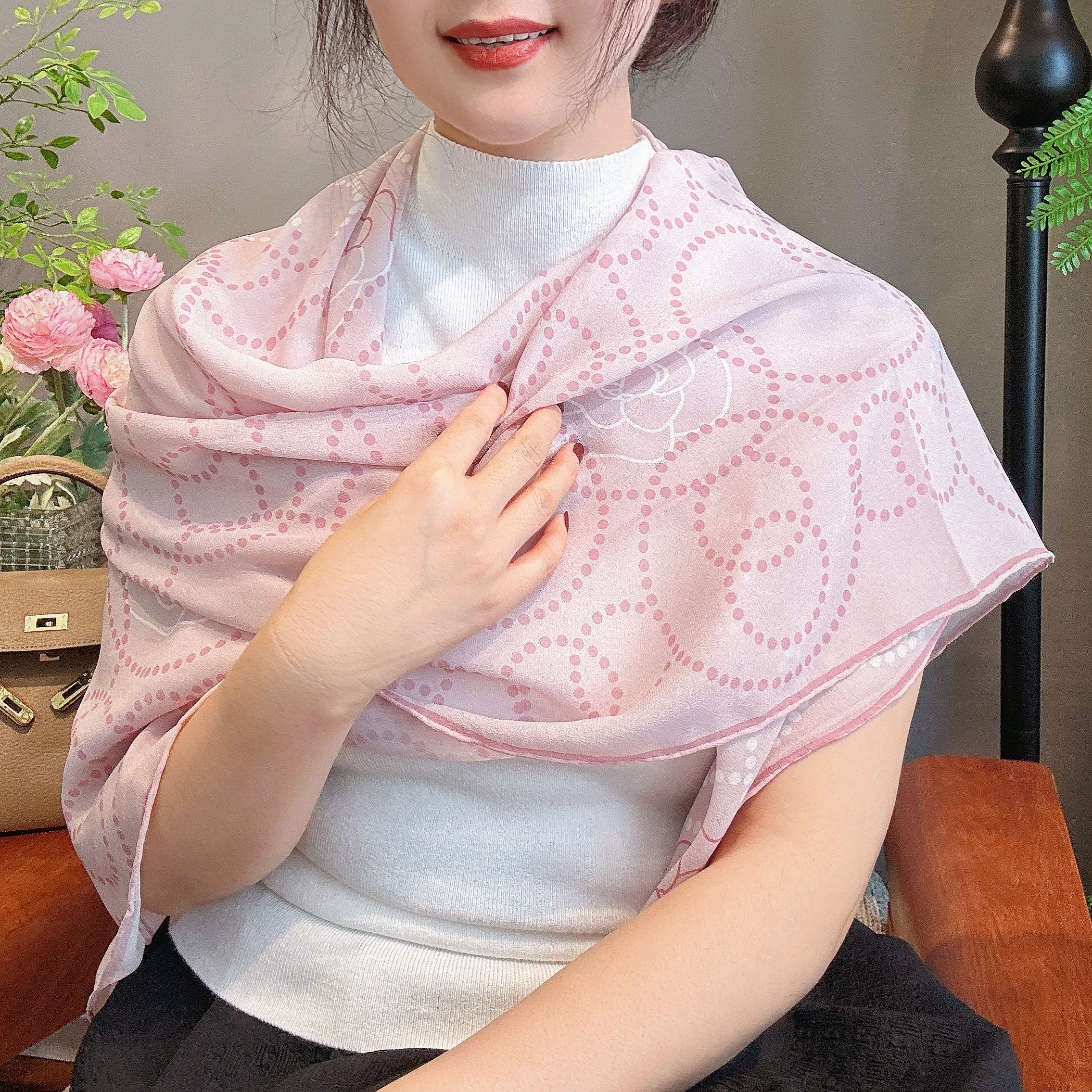 优雅粉色百搭100%桑蚕丝乔其纱大方巾女防晒披肩真丝围巾气质丝巾