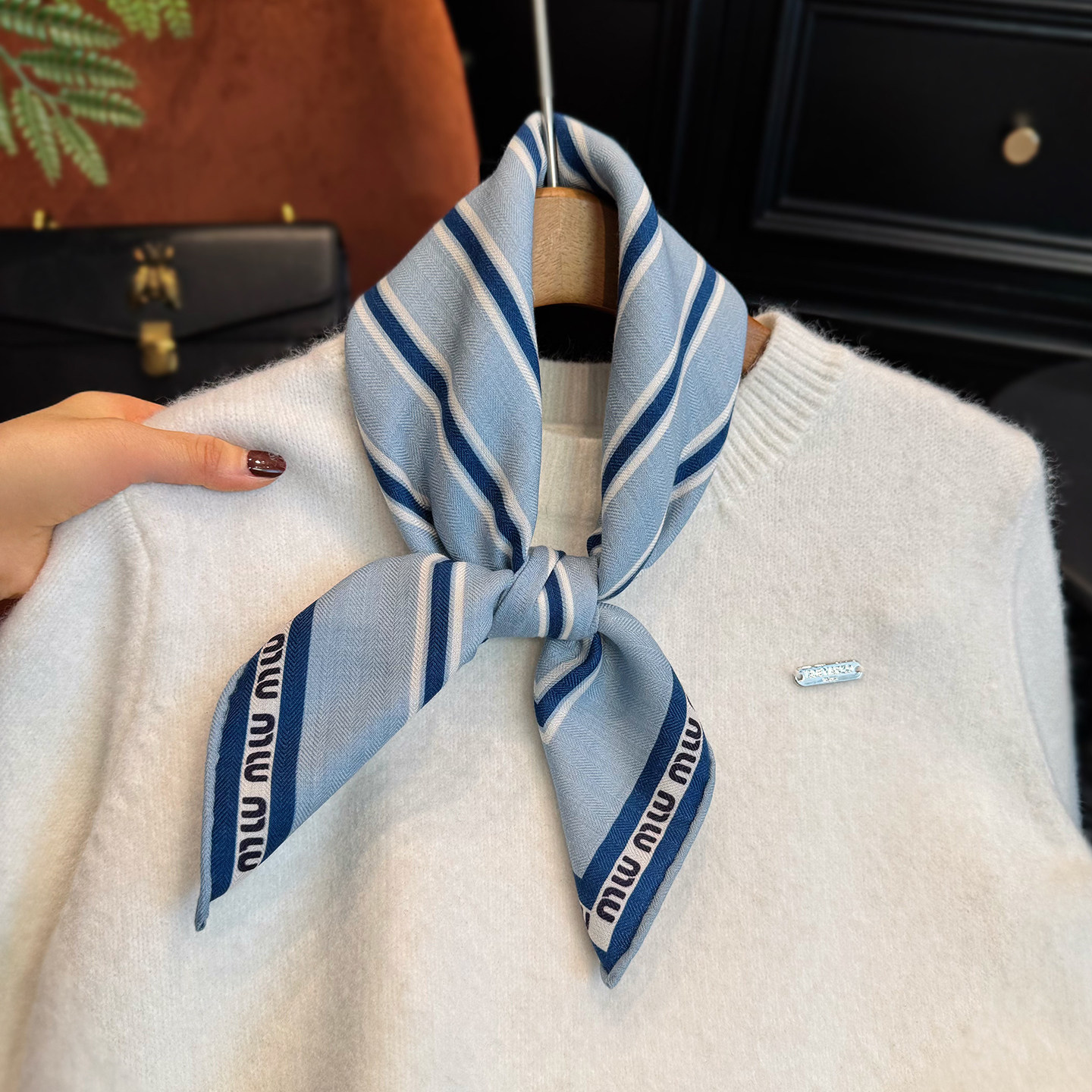 桑蚕丝羊毛混纺围巾2026新款中方巾春秋百搭淡蓝色真丝丝巾小领巾