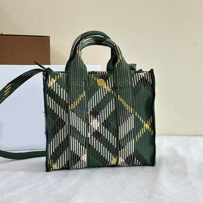 2025年新款针织格纹手提水桶包女单肩斜挎包小众设计感绿色包包,箱包皮具/热销女包/男包,水桶包,淘宝优惠券,粉丝福利购,淘宝优惠卷