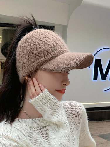 女冬加绒加厚空顶帽逛街休闲运动