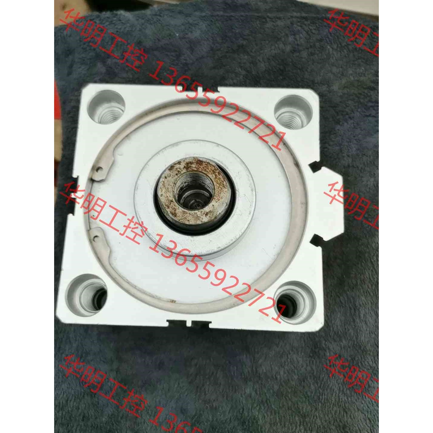 议价 型号TSDA 100x30  气缸 全新未使用   有四个打