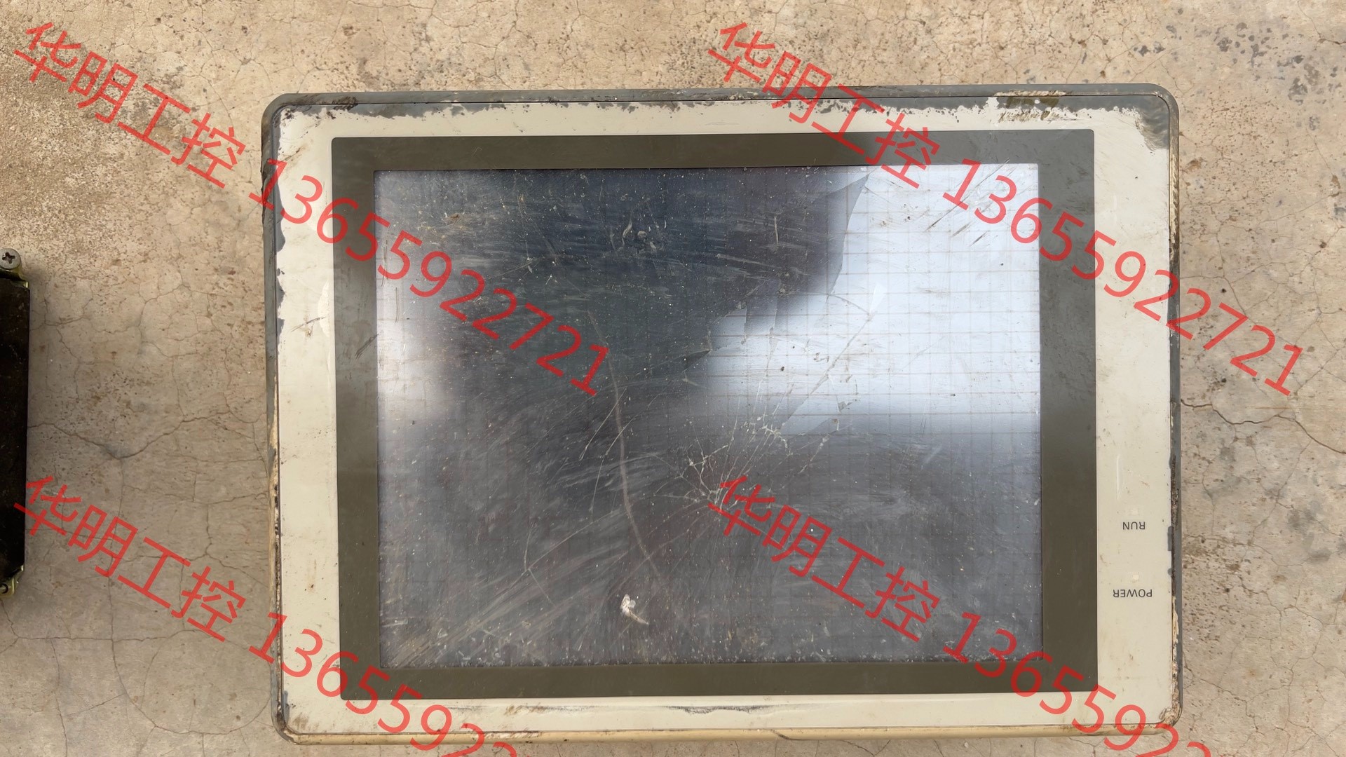 议价 OMRON欧姆龙NT620C-ST141二手触摸屏，通电