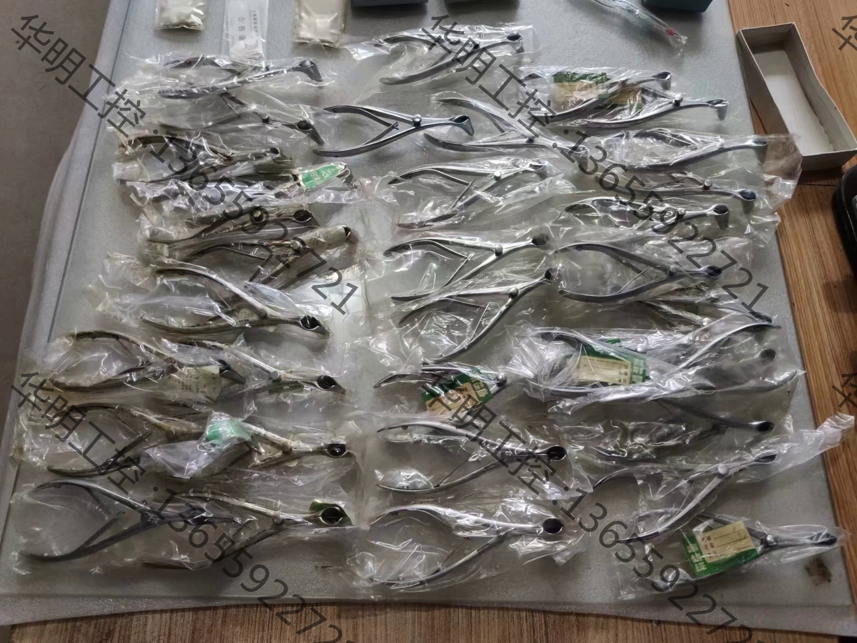 议价 金钟金钟学习道具止血钳镊子海绵钳组织钳帕金钳容器一堆，