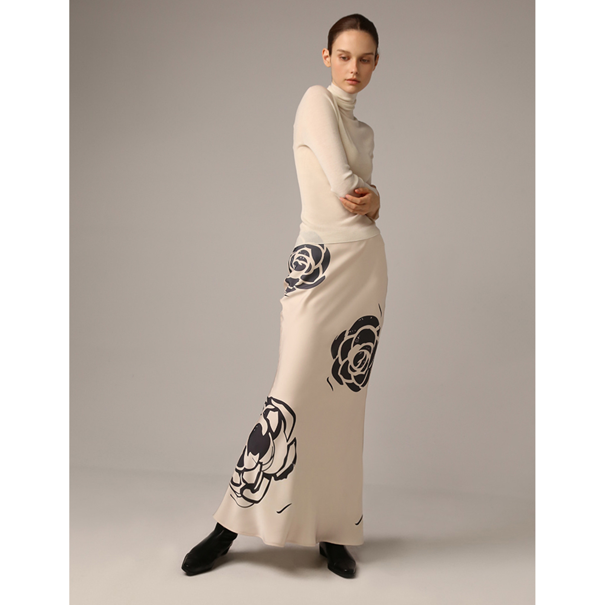 SO 25/FW 内里加绒！原创设计时髦缎面定制山茶花印花鱼尾半身裙