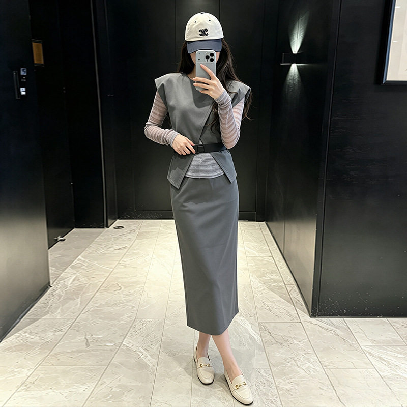 时尚连衣裙套装女2026秋冬新款气质不规则马甲打底衫半身裙四件套