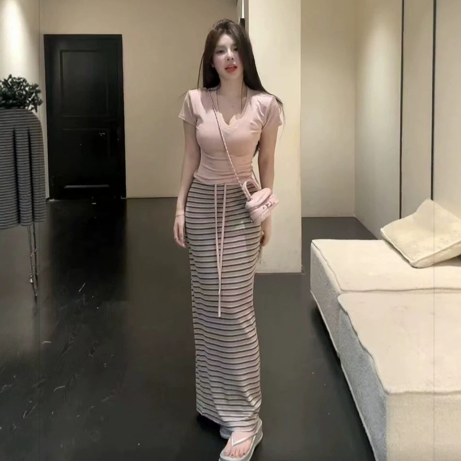 韩系新款纯欲风修身短袖T恤搭配高腰撞色条纹辣妹包臀半身裙套装