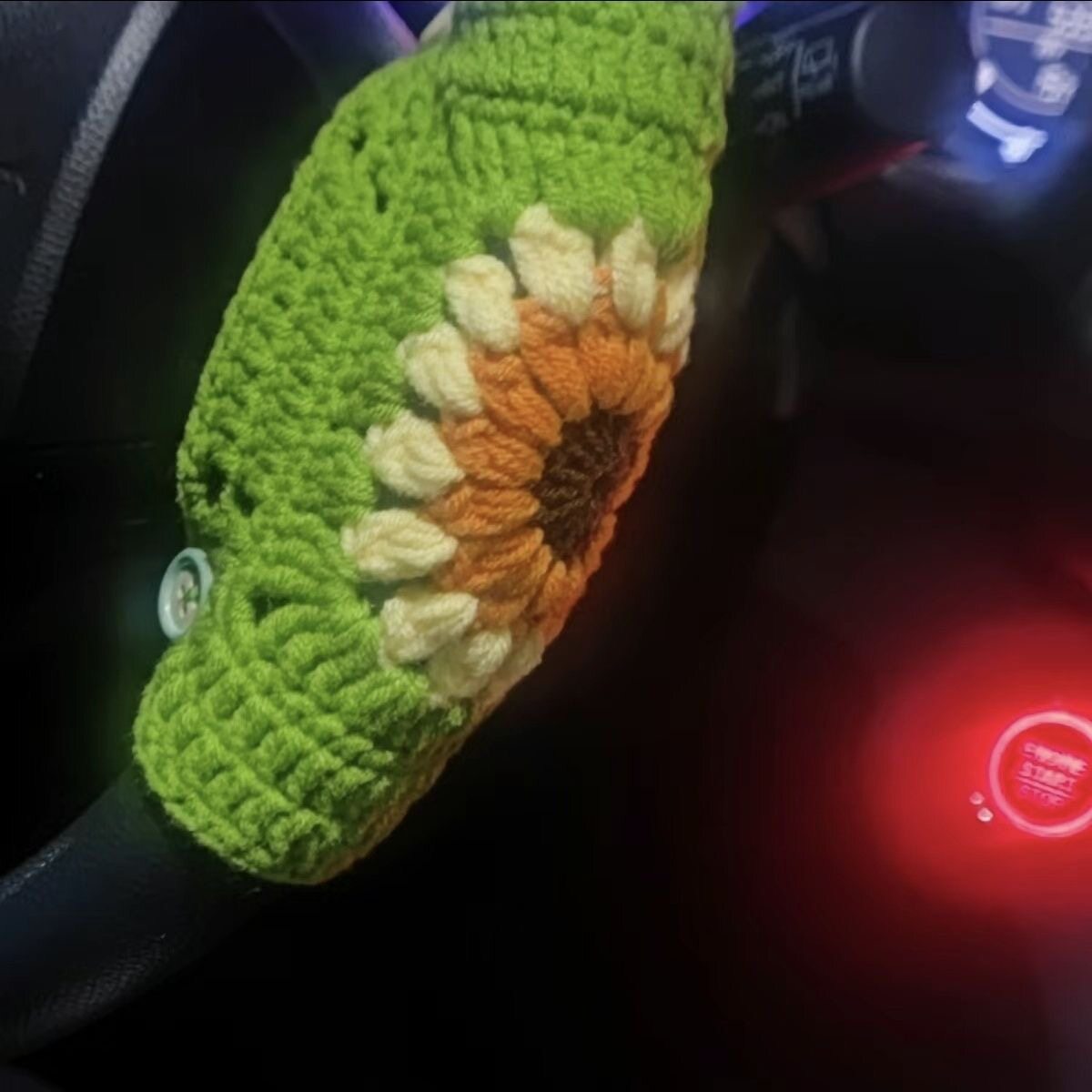 【成品】毛线DIY手工钩织编织方向盘材料向日葵针织转盘手套秋冬,汽车用品/电子/清洗/改装,方向盘套,淘宝优惠券,粉丝福利购,淘宝优惠卷