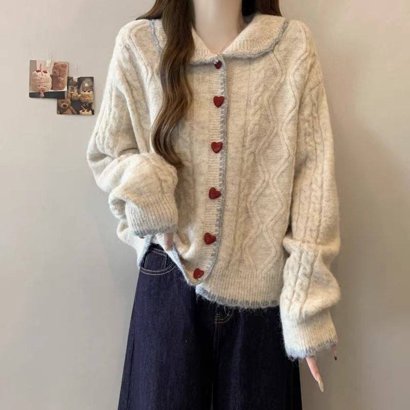 大码胖mm春秋季复古爱心扣慵懒风娃娃领麻花毛衣女宽松针织衫外套
