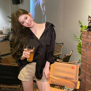 网红女神花珊珊同款 气质黑色长袖宽松衬衣 时尚深咖高腰短裤套装