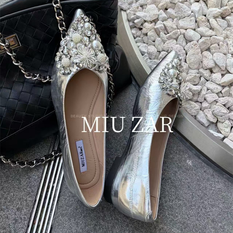 妙莎MIUZAR女鞋2026春夏新款重工瓢鞋尖头平底真皮单鞋珍珠水钻