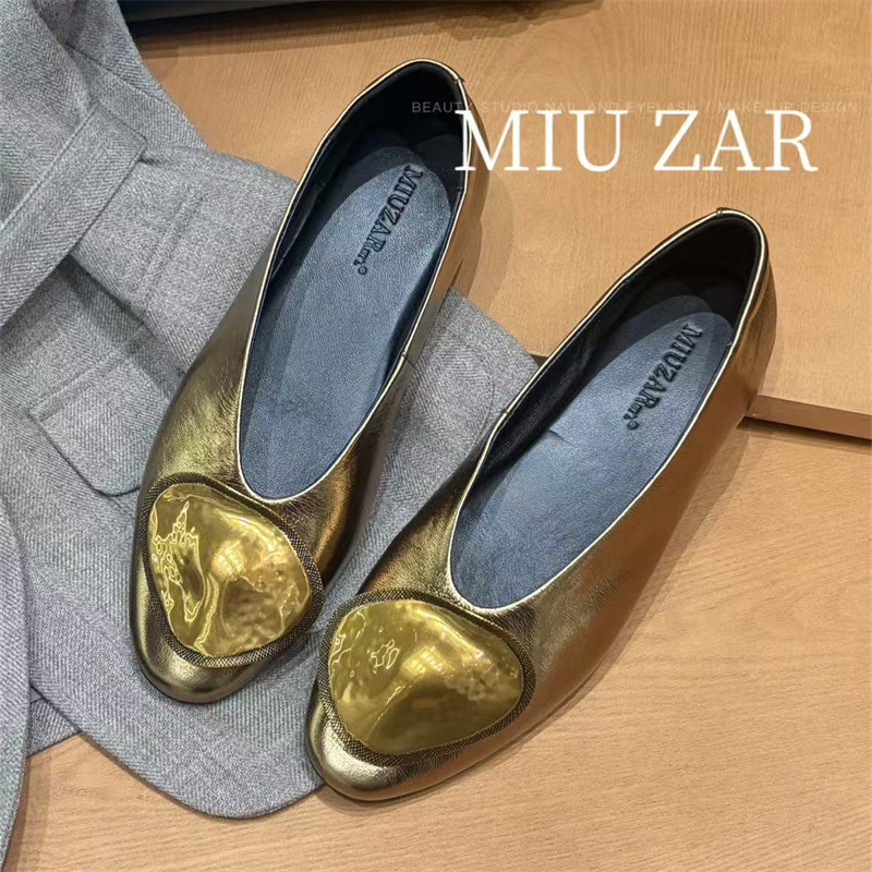 妙莎MIUZAR女鞋2026秋季新款圆头浅口瓢鞋不规则铁片平底单鞋百搭