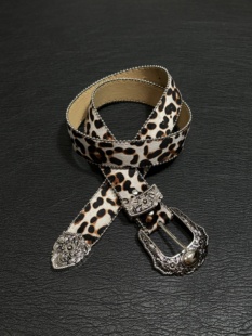 小心袖口 CORTIS风格白豹纹雕花银扣中古皮带原创小众复古风腰带