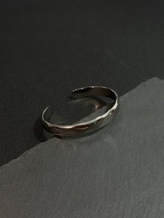 小心袖口 cleanfit原创流体锤纹手镯简约不规则活口手环男女配饰