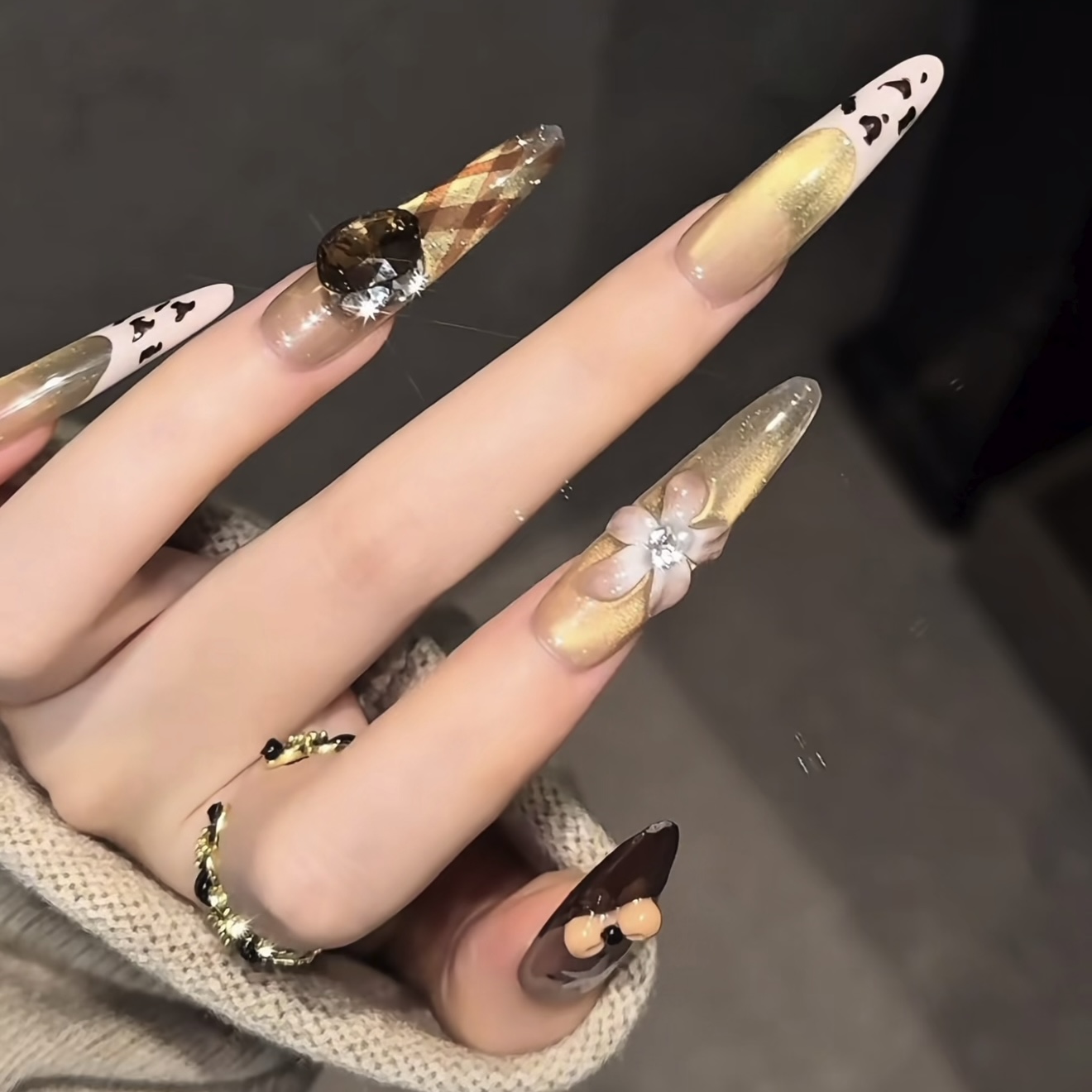 【慕斯可可梦】手工穿戴甲美拉德风香槟金猫眼豹纹法式雕花美甲贴