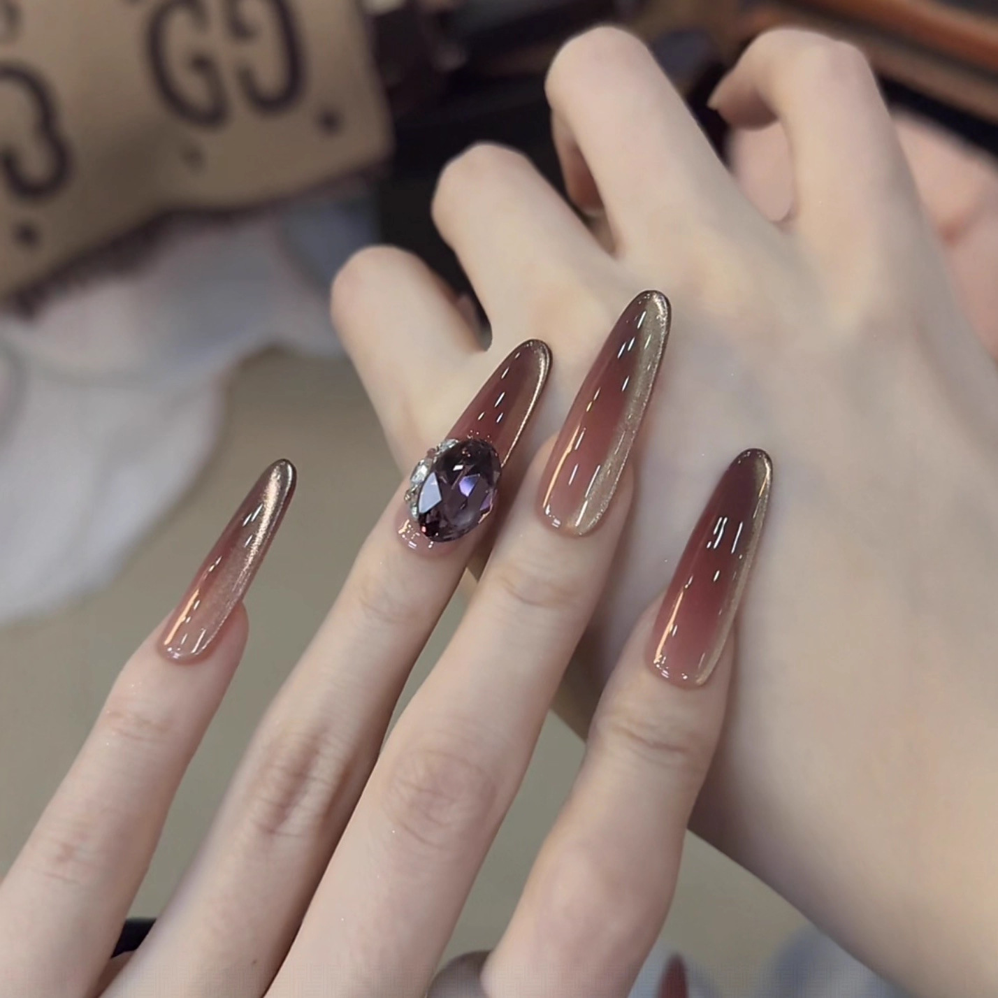 【腥红玛丽】纯手工穿戴甲爆显白极光猫眼高级显白温柔感贵气美甲