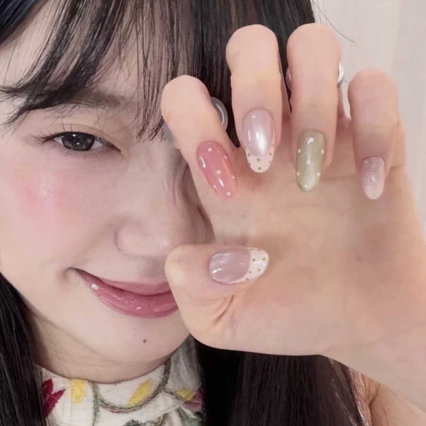 【奶油芭乐】夏日法式彩色波点猫眼手工穿戴甲高级感显白美甲贴片