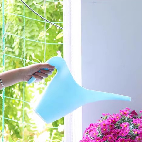 简单大气1.8L洒水杯 浇水壶 彩色浇水壶省时省力浇水壶全新PP料