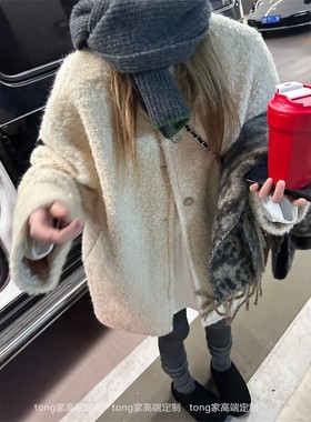 “在韩千金”复古米黄色圆领单排扣圈圈羊毛中长款大衣外套