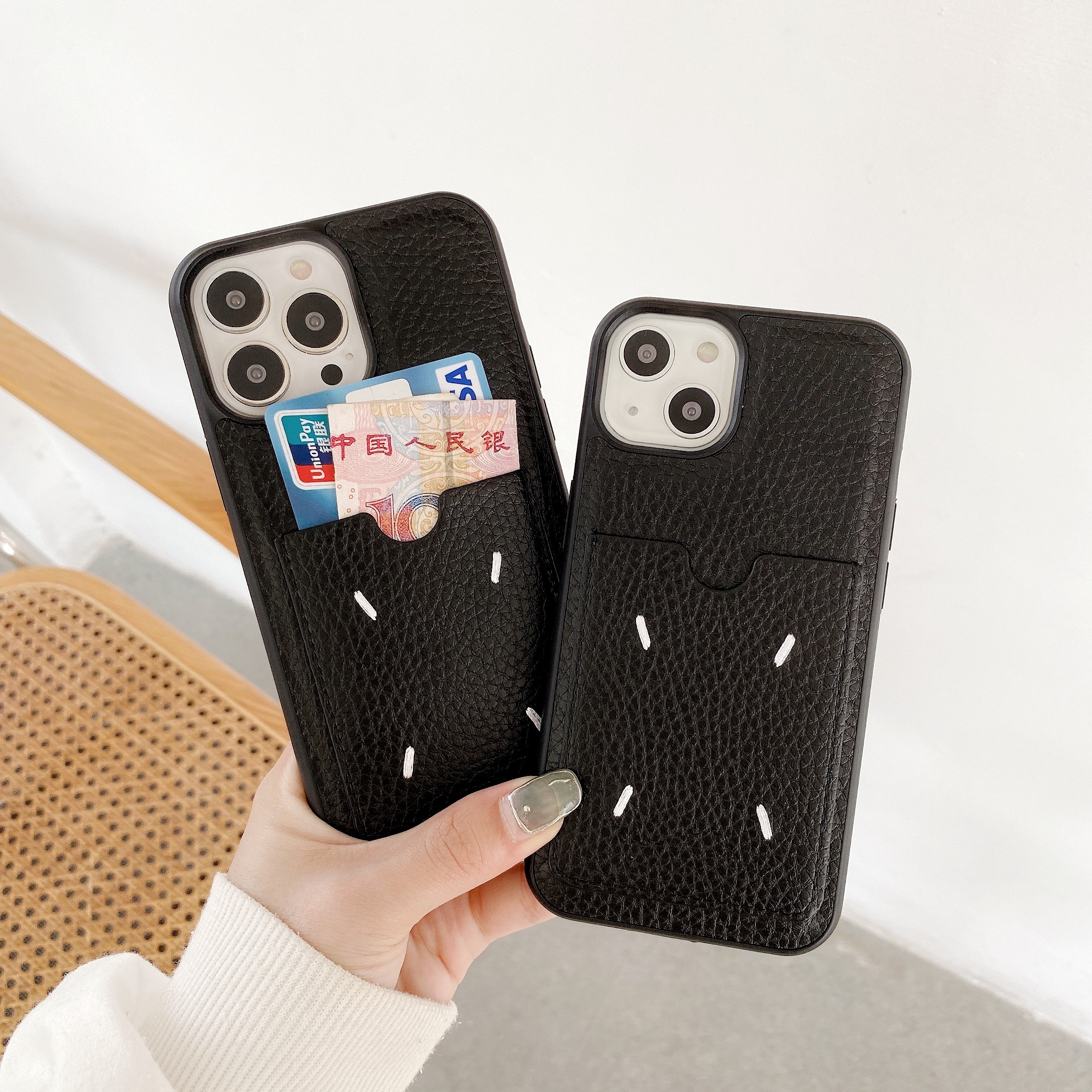 小众潮牌马吉拉皮纹插卡适用iphone14手机壳15promax高级感13pro全包