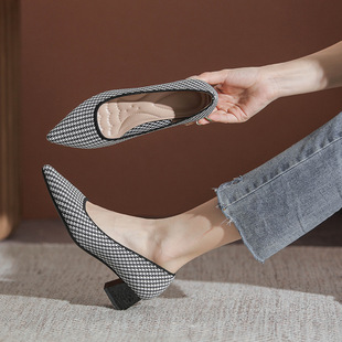 日系王妃鞋2022春秋新款透气粗跟飞织鞋一脚蹬百搭千鸟格编织单鞋