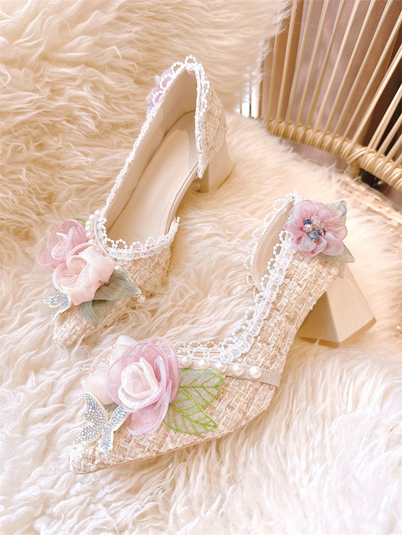 单鞋甜美花朵尖头粗跟洛丽塔仙女