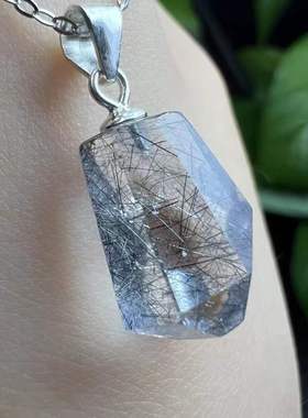 好记水晶黑银发形刻面吊坠s925银镶嵌简约时尚高级精致感随机发货