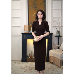 彩彩家【星光舞会】夏季栗棕色显白收腰修身复古设计优雅款连衣裙