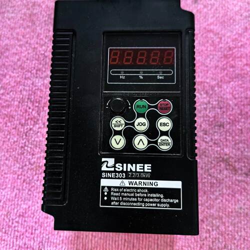 议价SINE303-2R2G/3R0P 正弦变频器调速器 2.2/3.0kW调速装置维修