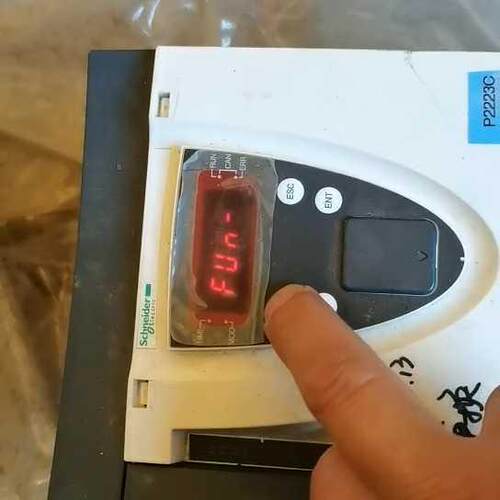 议价ATV71HU40N4Z 变频器 380v 4kw维修
