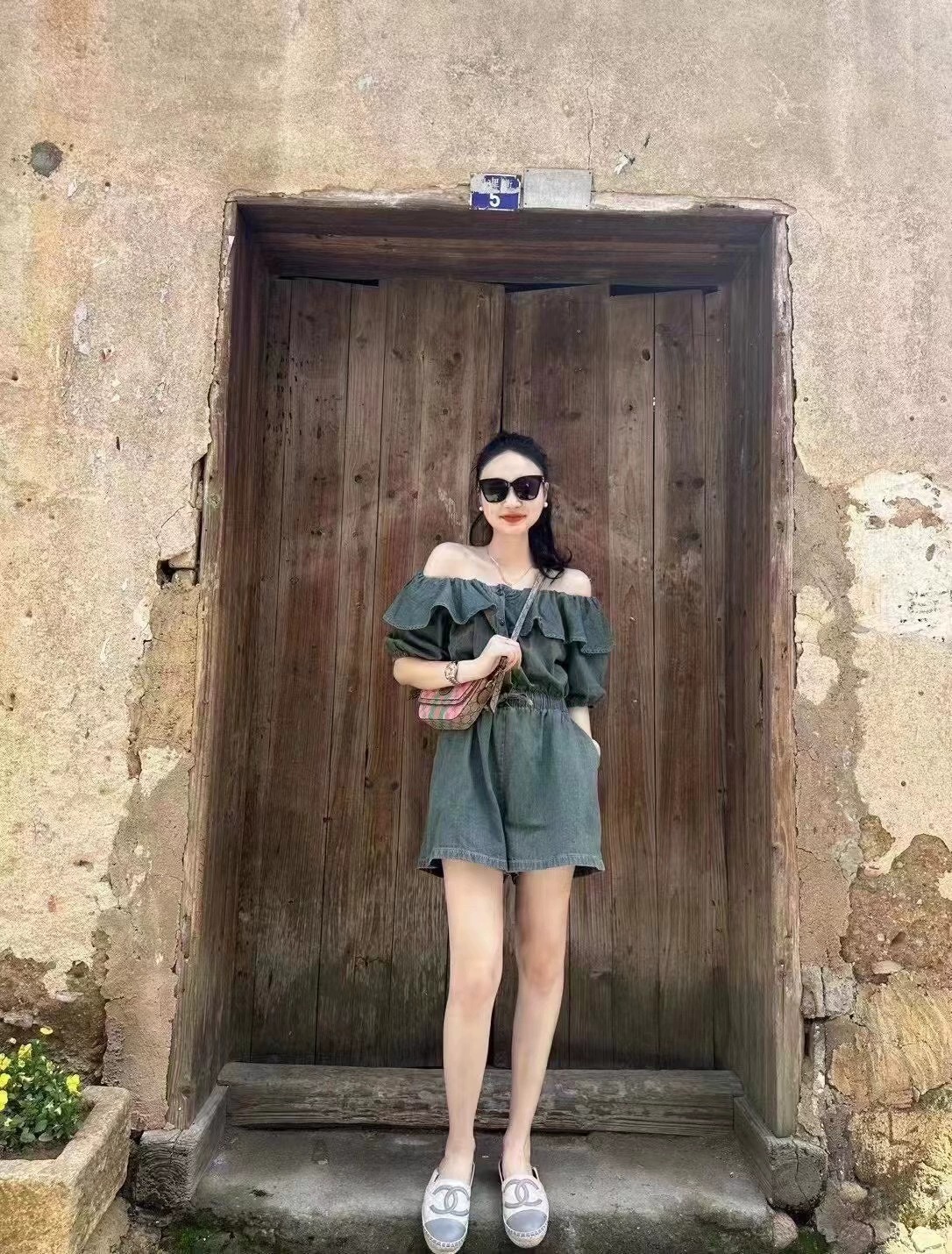 牛仔一字肩连体短裤女夏新款网红设计感荷叶边阔腿裤子设计感小众