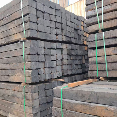 防腐旧枕木 铁路矿用油浸木头枕轨道路枕 旧松木 桥梁设备垫木