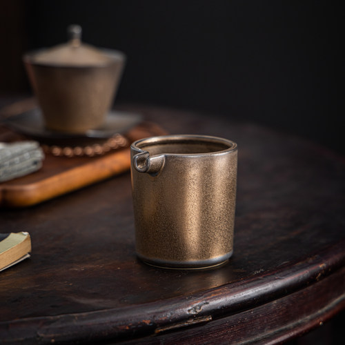 缘宿鎏金铁锈釉陶瓷公道杯复古新中式分茶器公杯茶海匀茶杯茶室